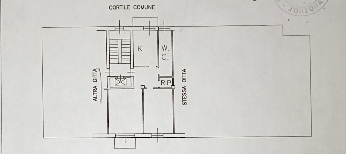 Ampio bilocale in affitto a Piazza Santissima Trinità, Milano, vicino a Arena, con spazi luminosi e.