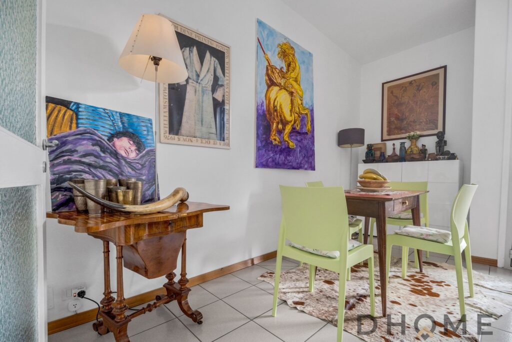 Appartamento luminoso a Como, zona centrale, con arredi moderni e decorazioni artistiche. Ideale per.