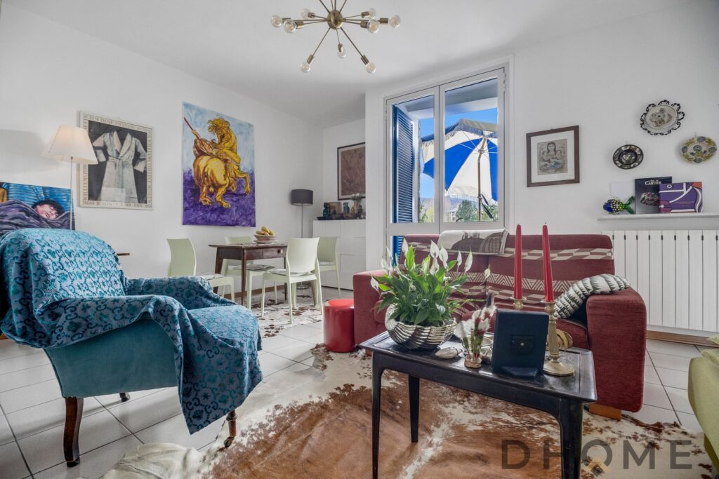 Appartamento luminoso in vendita a Como, zona centrale e ben servita. Ideale per vivere in comfort v.