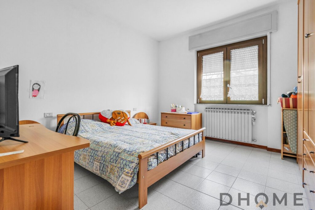 Villa singola con camere spaziose e luminoso soggiorno a Madone.