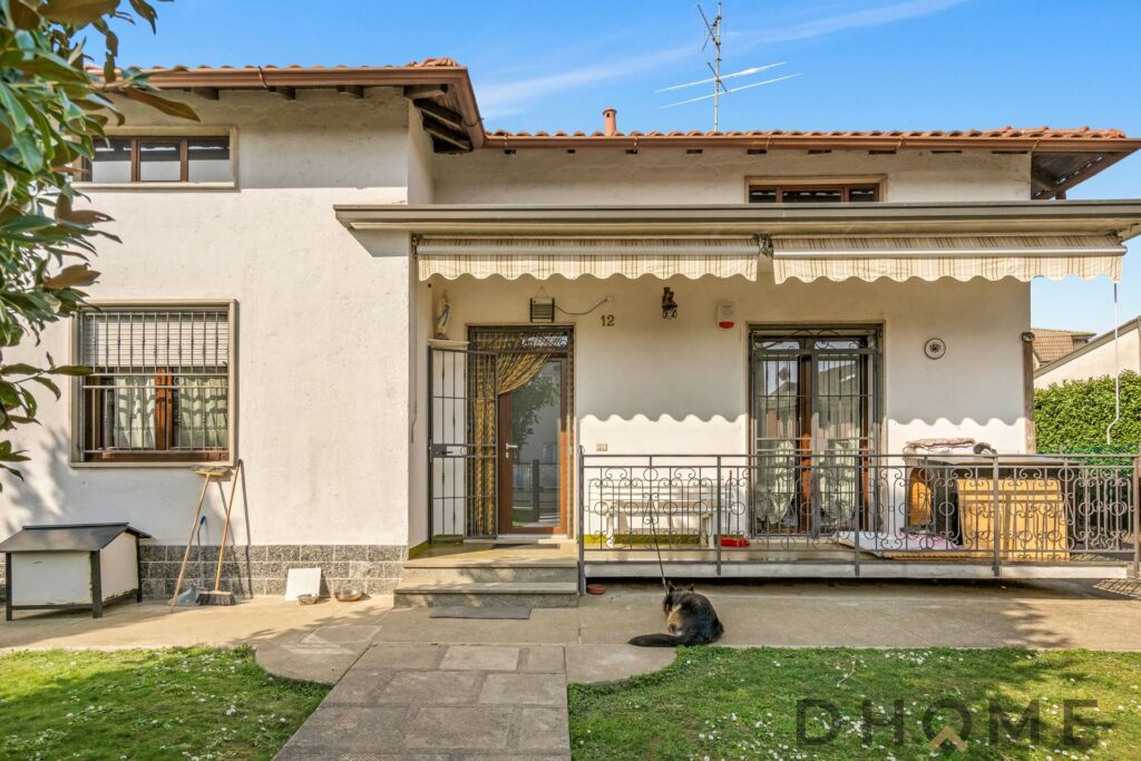 Villa singola in vendita a Madone, casa indipendente con giardino e spazi esterni ampi.