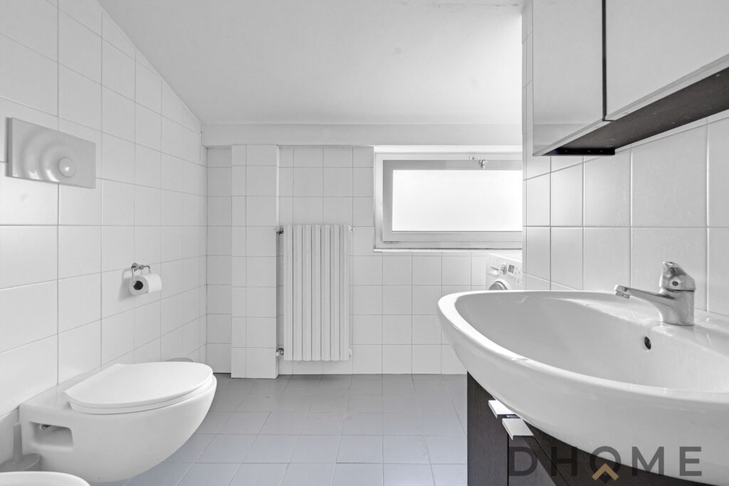 Appartamento in affitto a Maciachini, ultimo piano con vista luminosa e condizioni perfette.