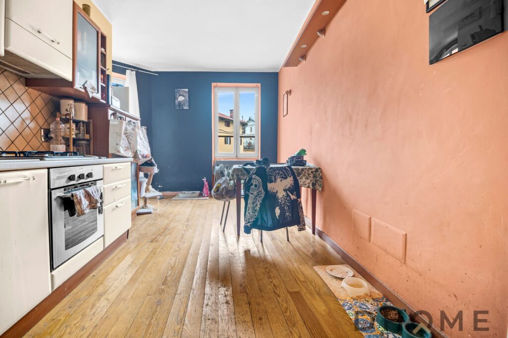 Casa in vendita a Agliè, bilocale ampio e luminoso con cucina funzionale e zona living accogliente.