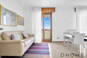 Appartamento luminoso con terrazzo, box e cantina.