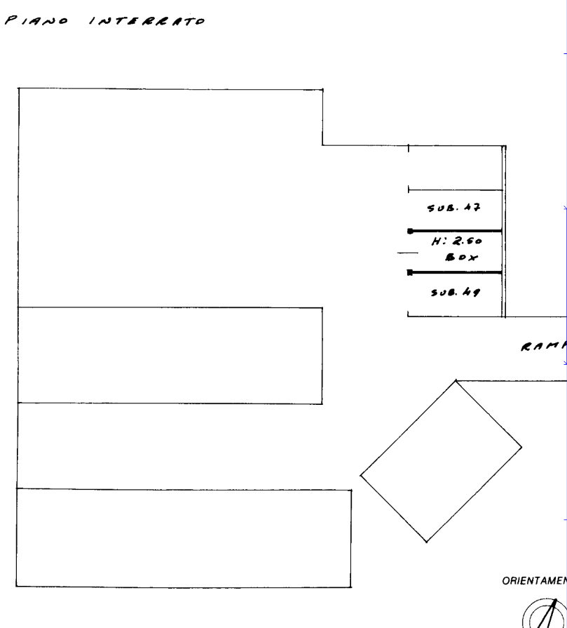 Planimetria di un appartamento con balcone e box in vendita a Milano.